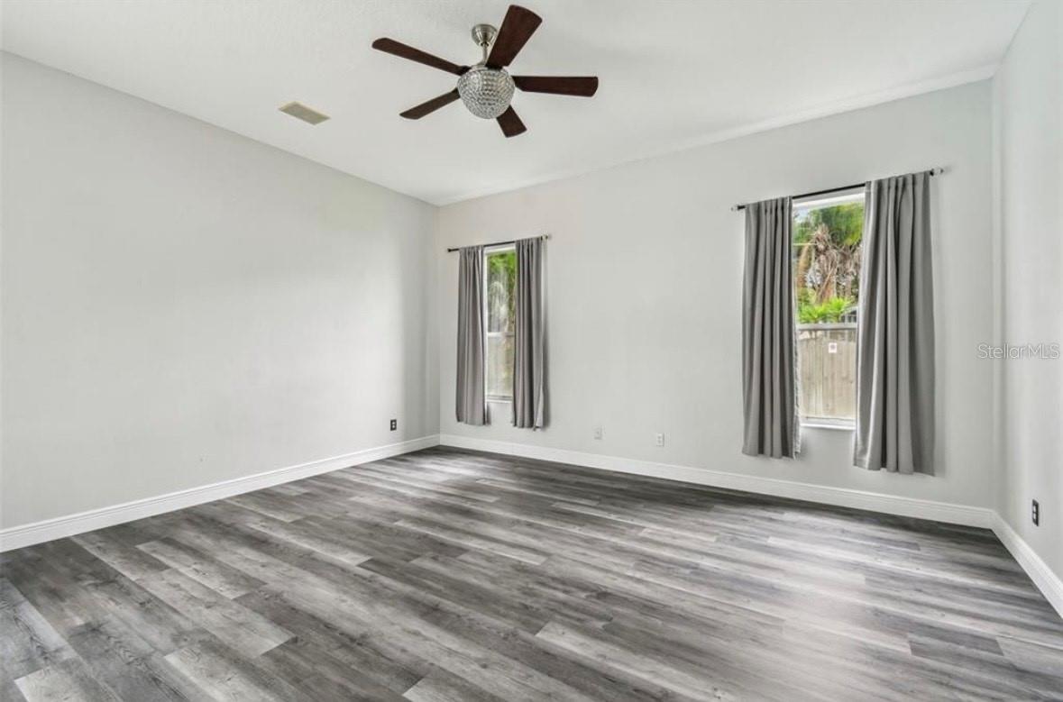 TAMPA PALMS AREA 2 5C UNIT 2A - Residential Lease