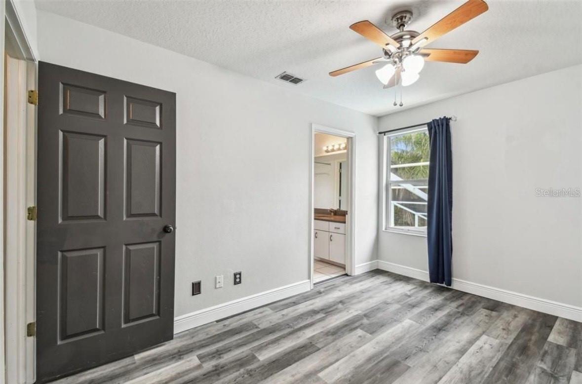 TAMPA PALMS AREA 2 5C UNIT 2A - Residential Lease