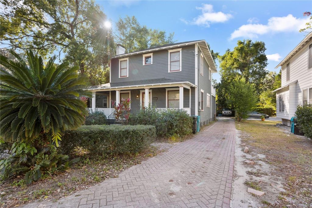Photo of 520 E Anderson Street, Orlando, FL 32801 (MLS # O6375969)