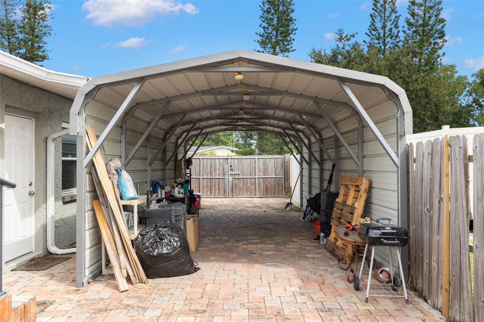 WINSTON PARK - Residential