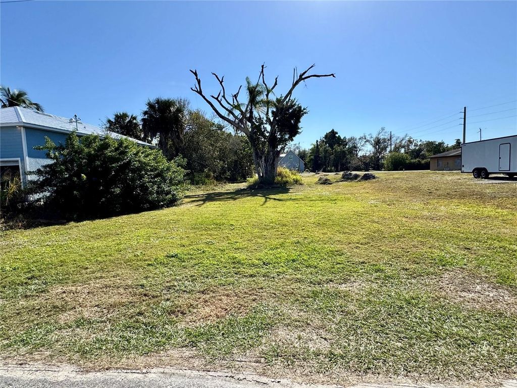 Photo of 623 Fitzhugh Avenue, Punta Gorda, FL 33950 (MLS # C7519559)