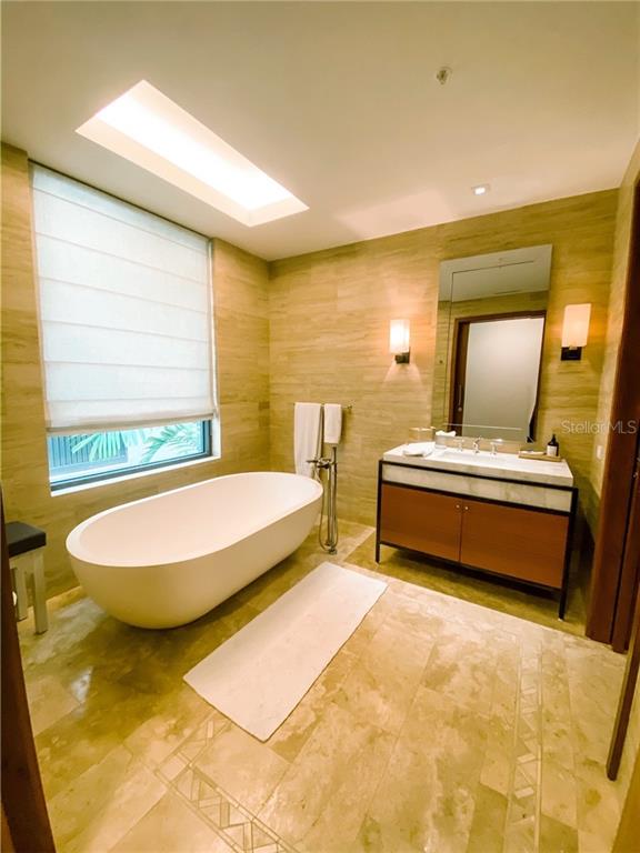 WEST BEACH RESIDENCES AT DORADO BEACH RITZ CARLTON - Residential