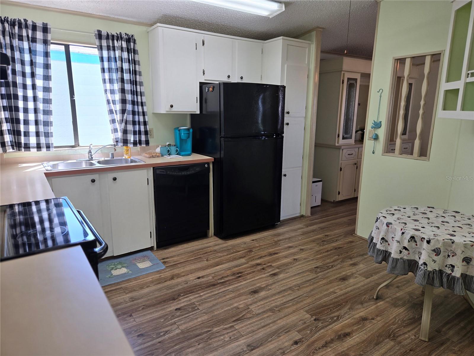 GARDEN GROVE OAKS - Residential