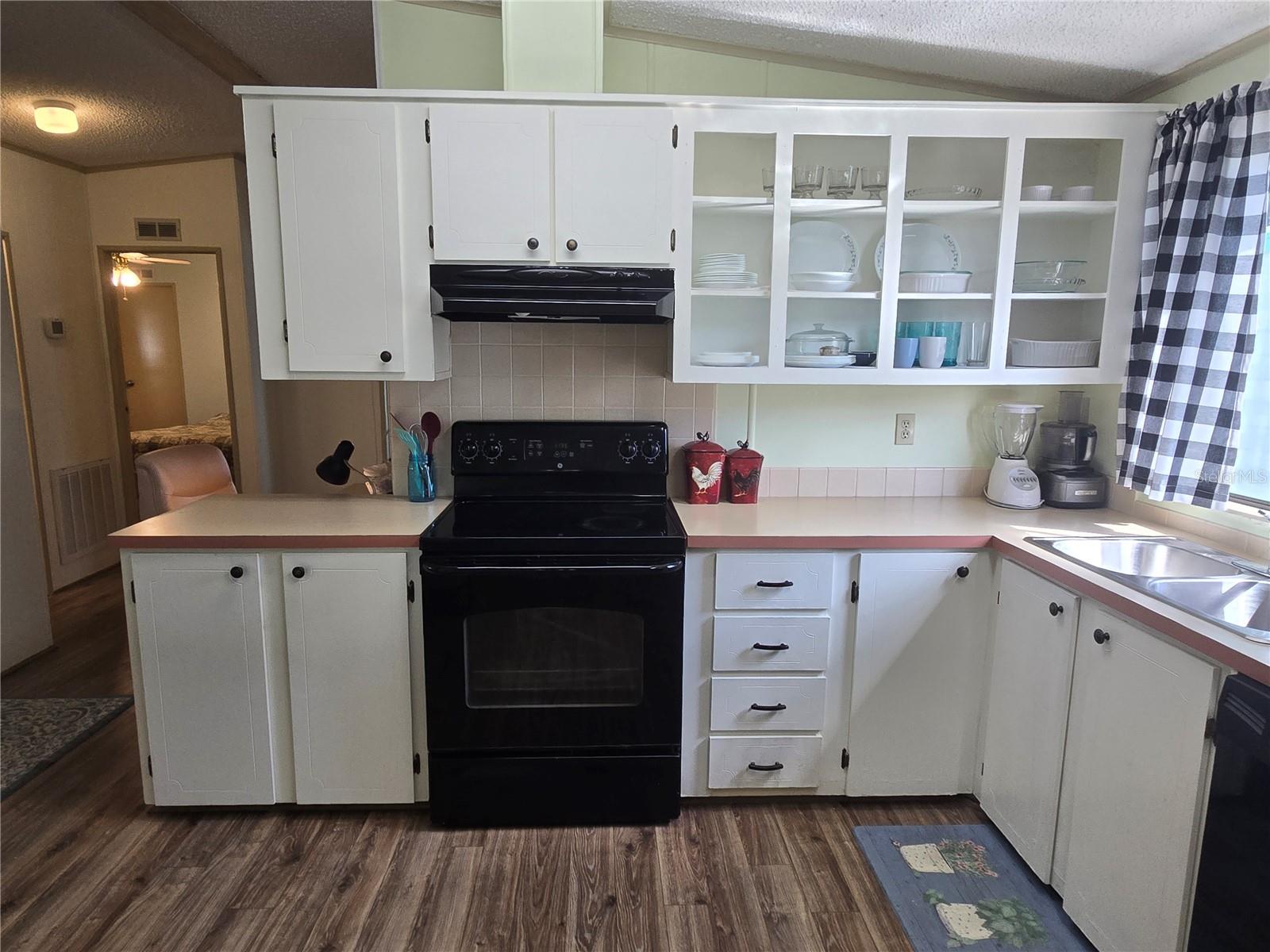 GARDEN GROVE OAKS - Residential