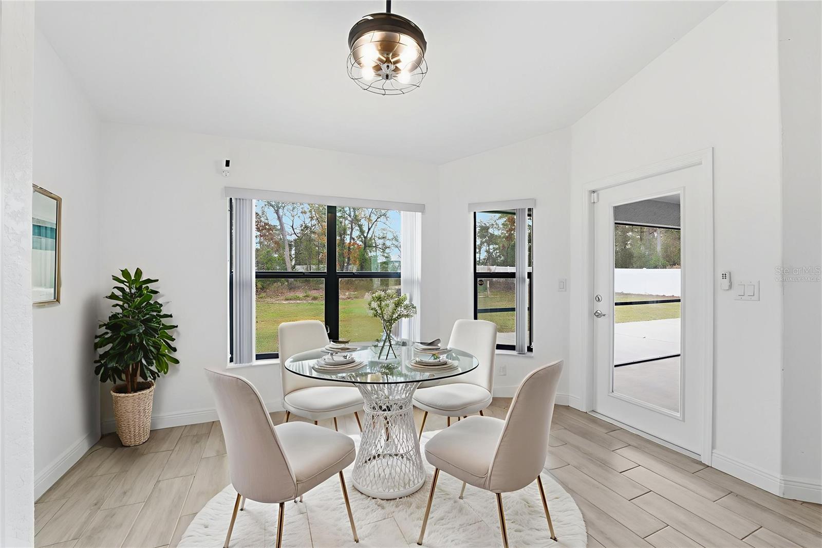 ROYAL HIGHLANDS - Residential