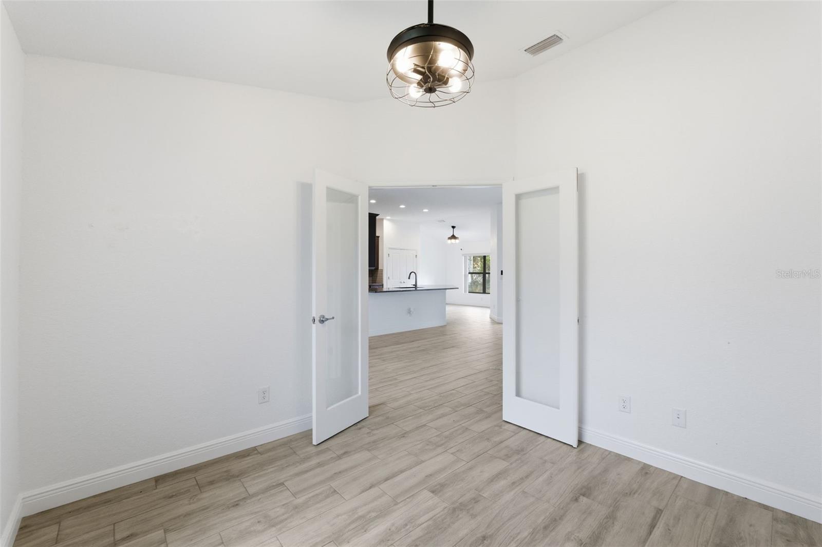 ROYAL HIGHLANDS - Residential