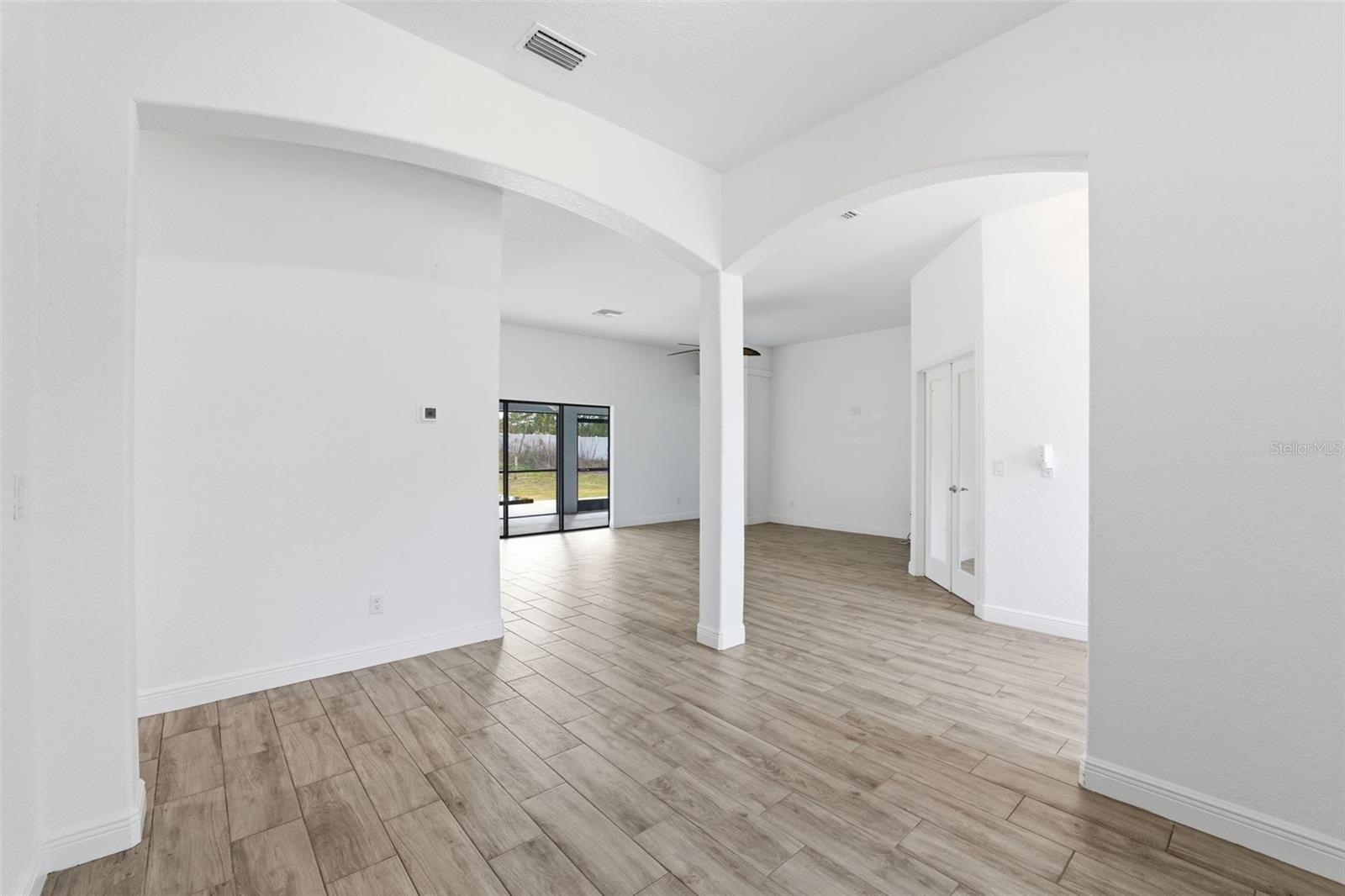 ROYAL HIGHLANDS - Residential