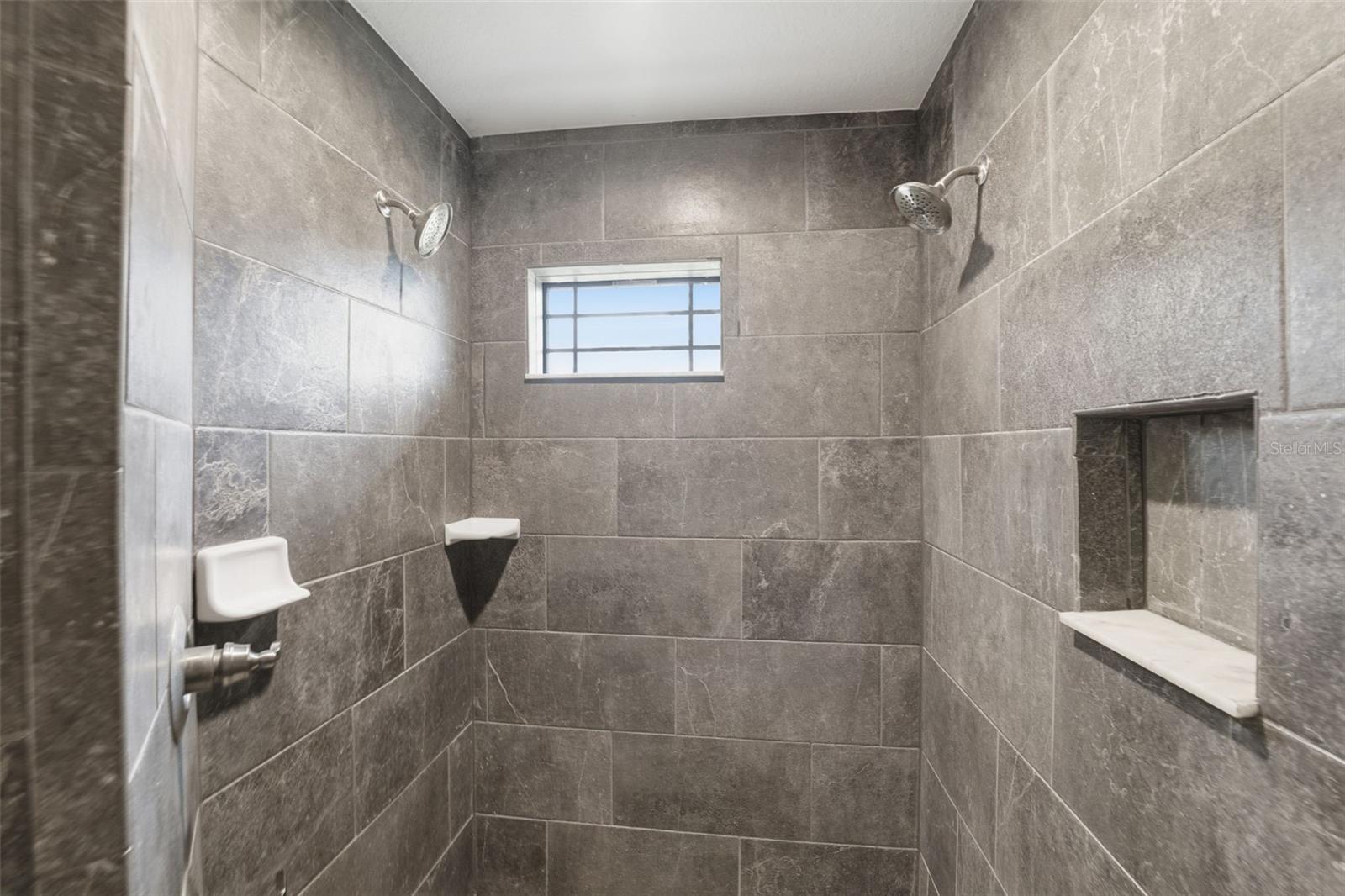 ROYAL HIGHLANDS - Residential