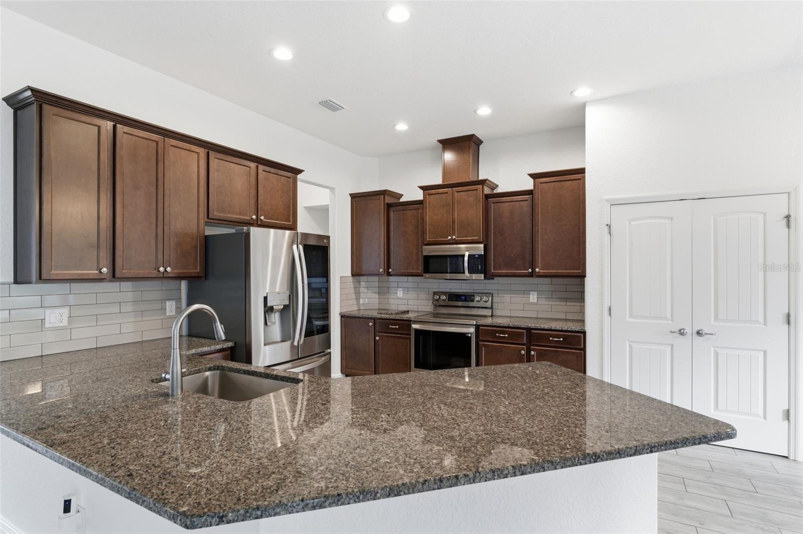 ROYAL HIGHLANDS - Residential