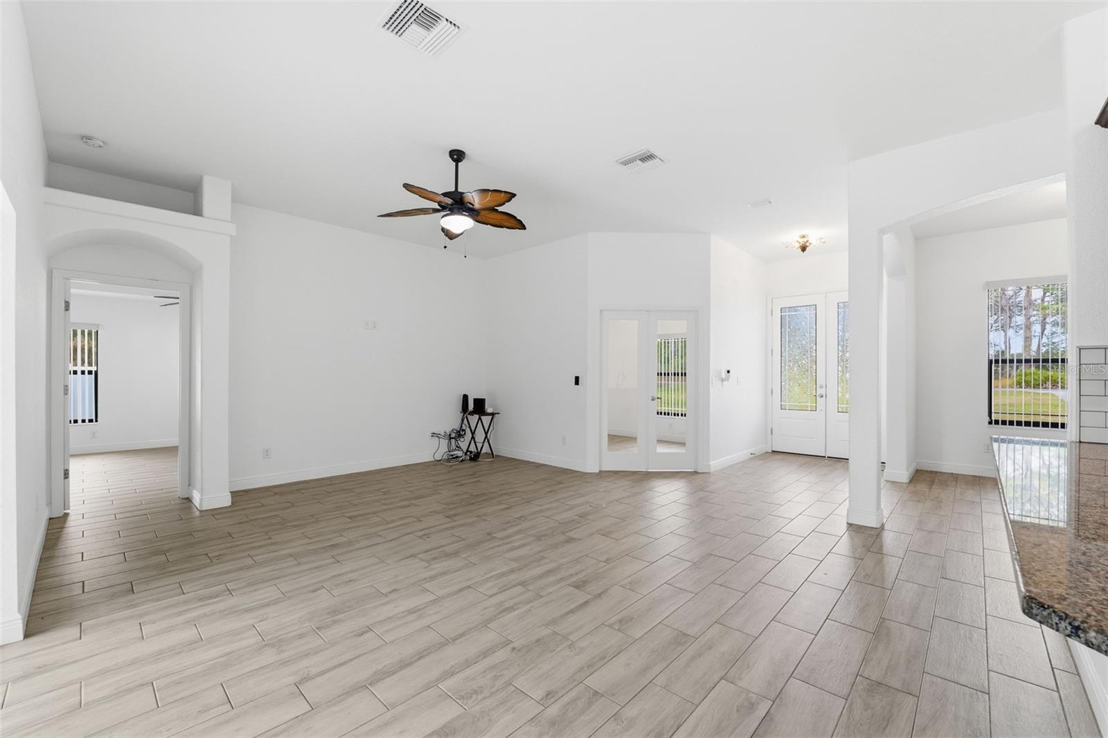 ROYAL HIGHLANDS - Residential