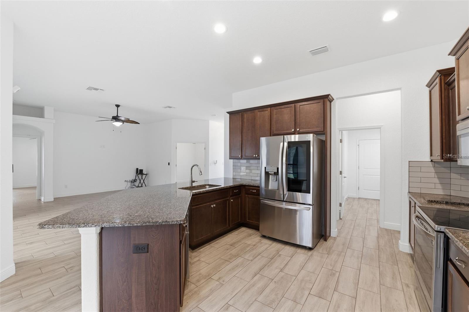 ROYAL HIGHLANDS - Residential