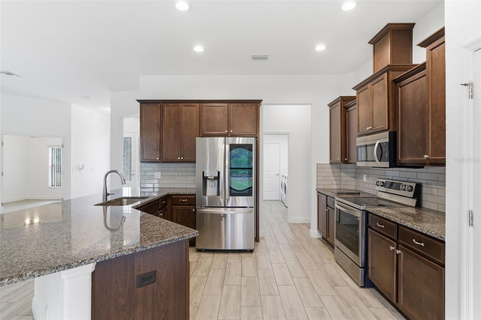 ROYAL HIGHLANDS - Residential