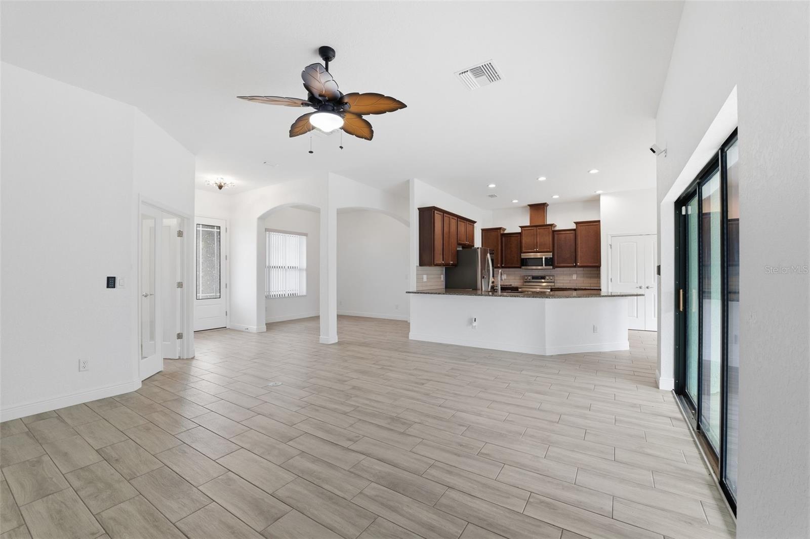 ROYAL HIGHLANDS - Residential