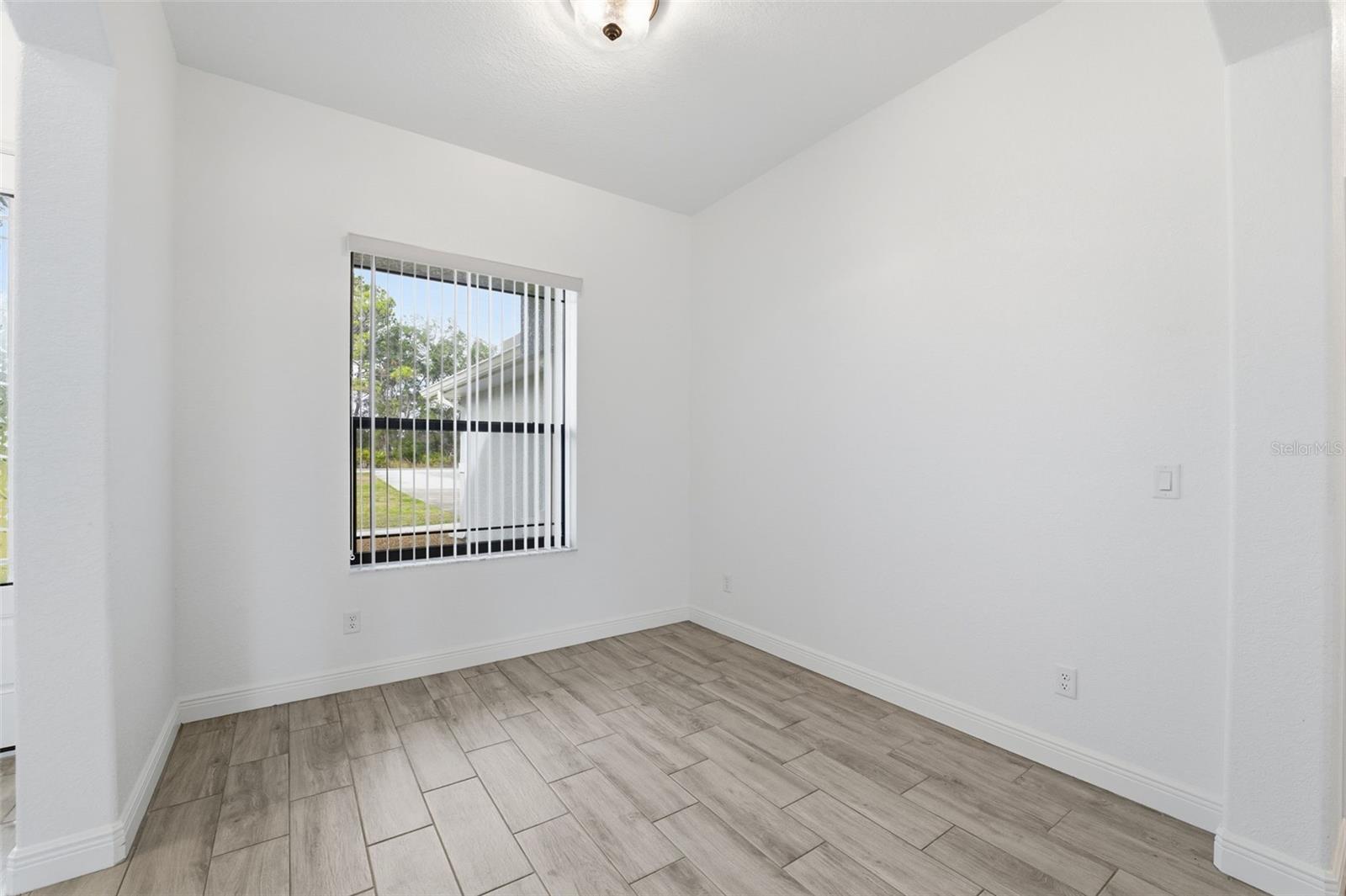 ROYAL HIGHLANDS - Residential