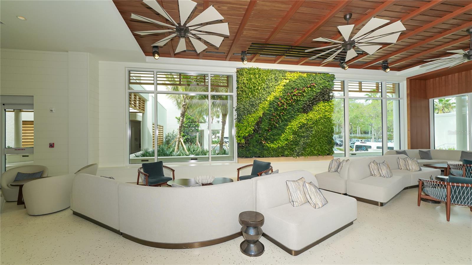 INN ON THE BEACH - Residential