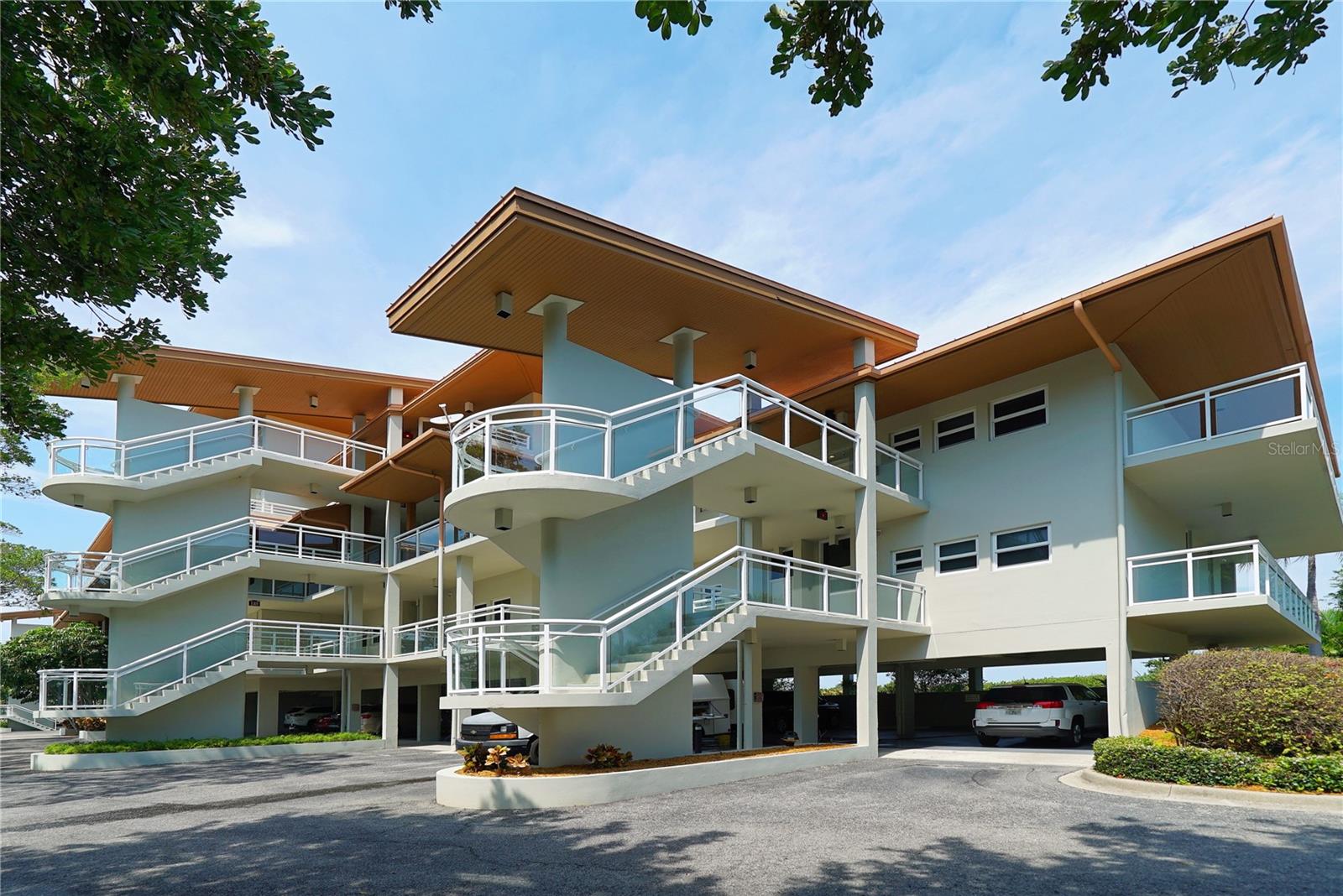 225 SANDS POINT ROAD 7205