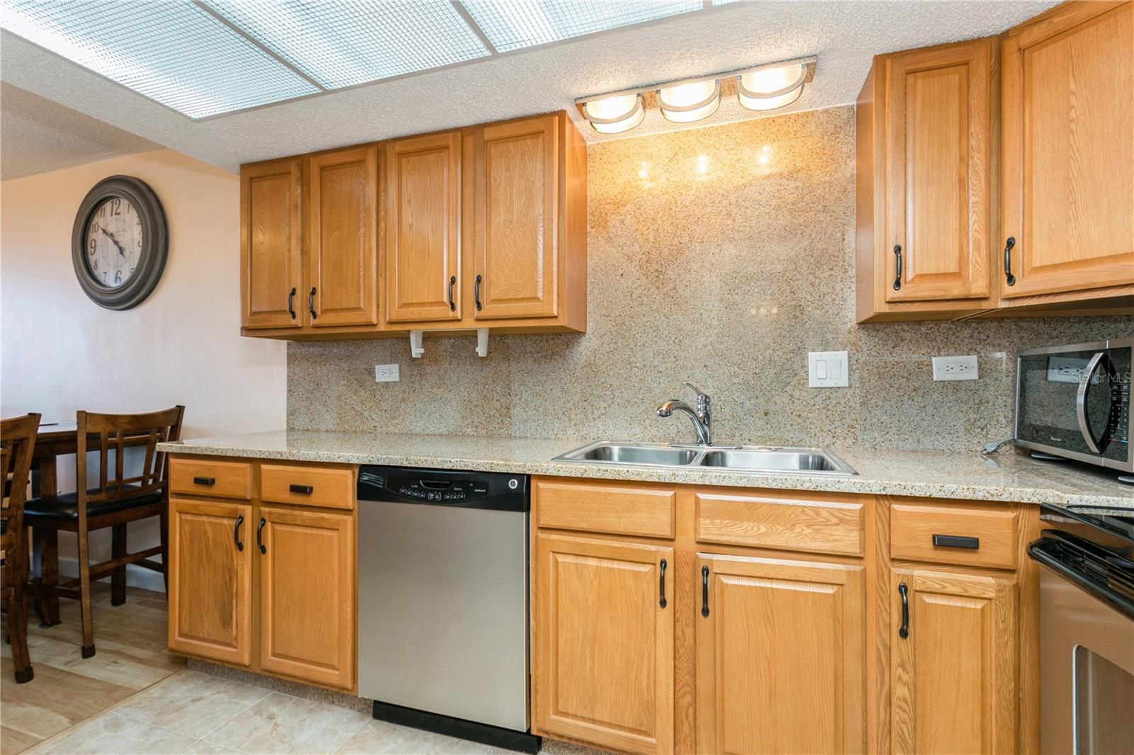 TREASURE ISLAND TENNIS & YACHT CLUB - Residential
