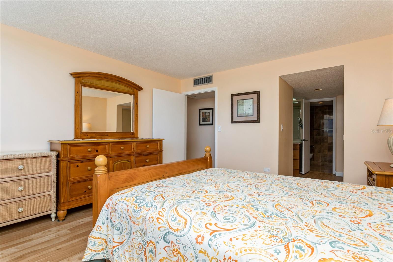 TREASURE ISLAND TENNIS & YACHT CLUB - Residential