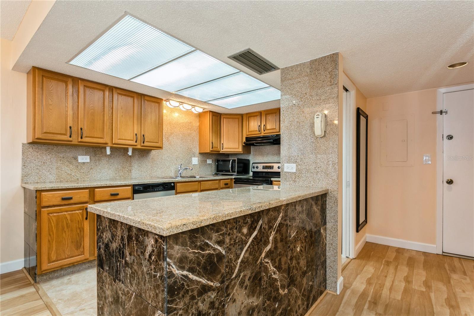 TREASURE ISLAND TENNIS & YACHT CLUB - Residential