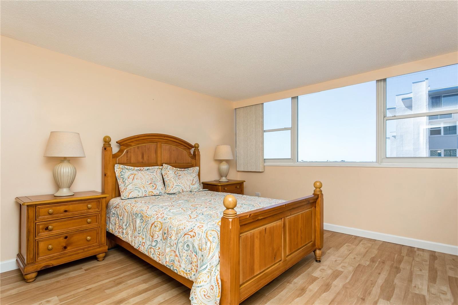TREASURE ISLAND TENNIS & YACHT CLUB - Residential