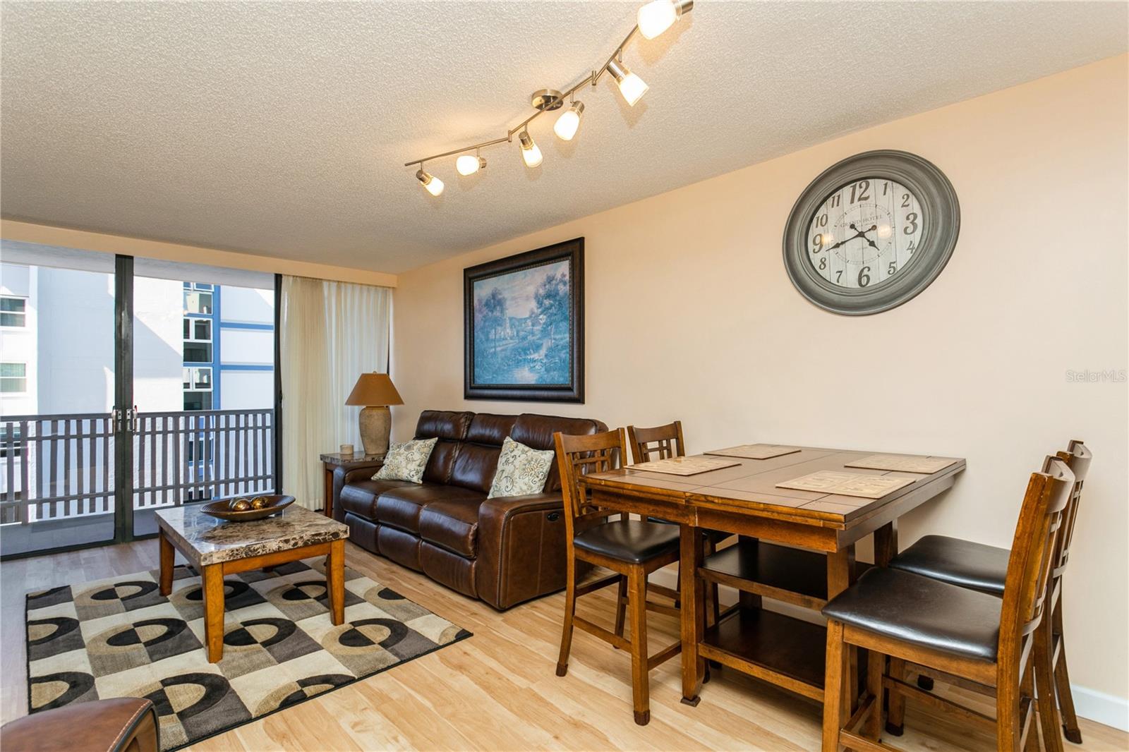 TREASURE ISLAND TENNIS & YACHT CLUB - Residential