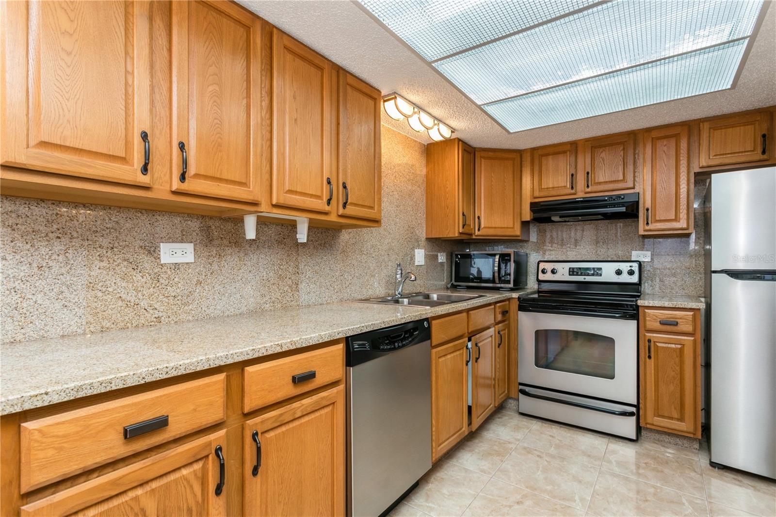 TREASURE ISLAND TENNIS & YACHT CLUB - Residential