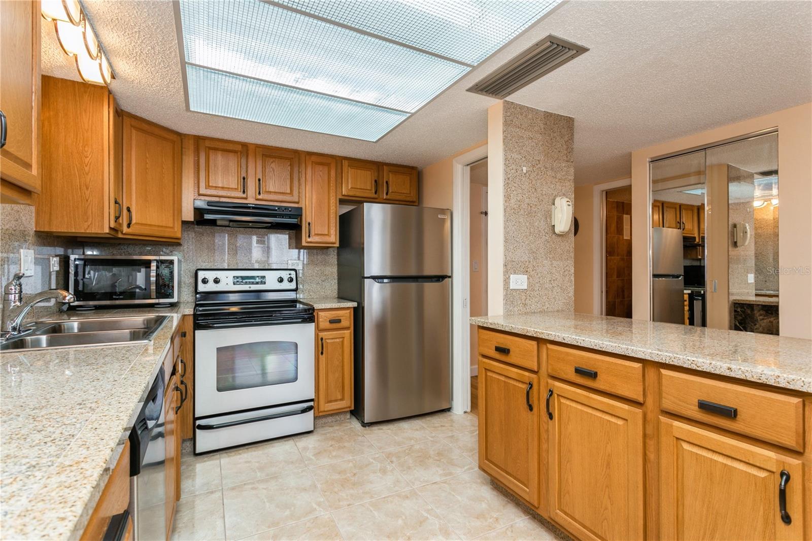 TREASURE ISLAND TENNIS & YACHT CLUB - Residential