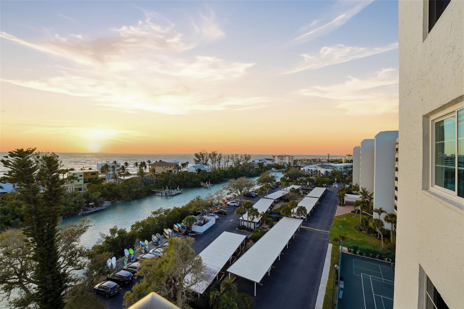 POINTE ON MIDNIGHT PASS - Residential