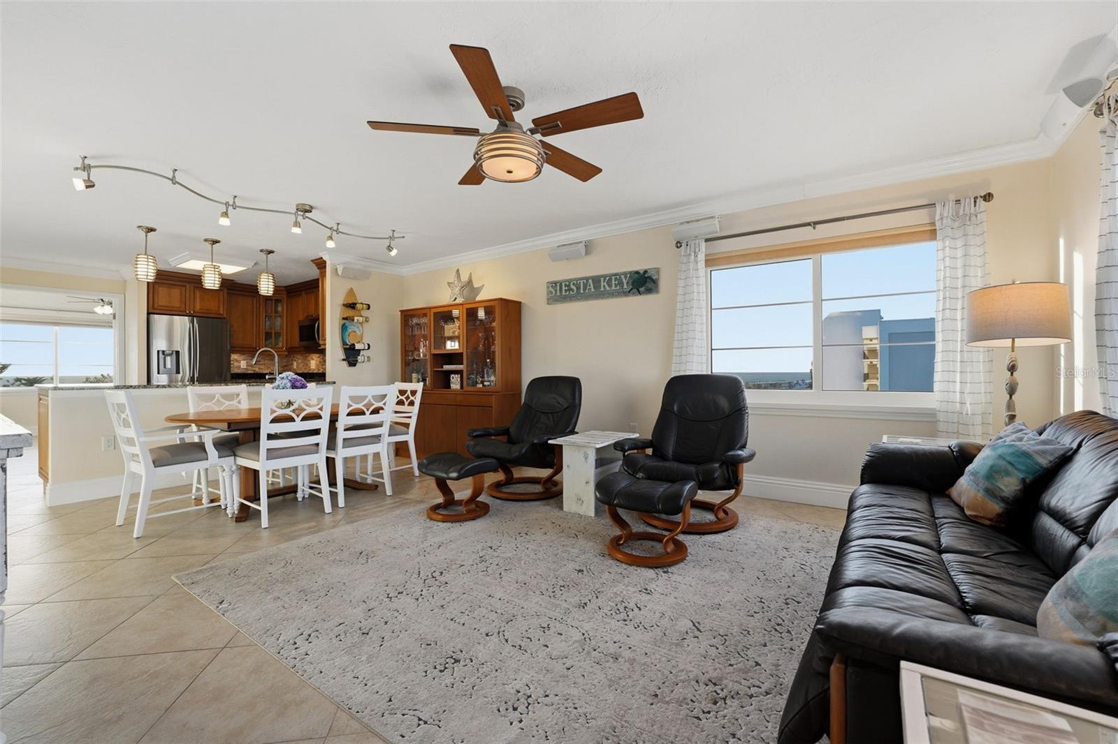 POINTE ON MIDNIGHT PASS - Residential