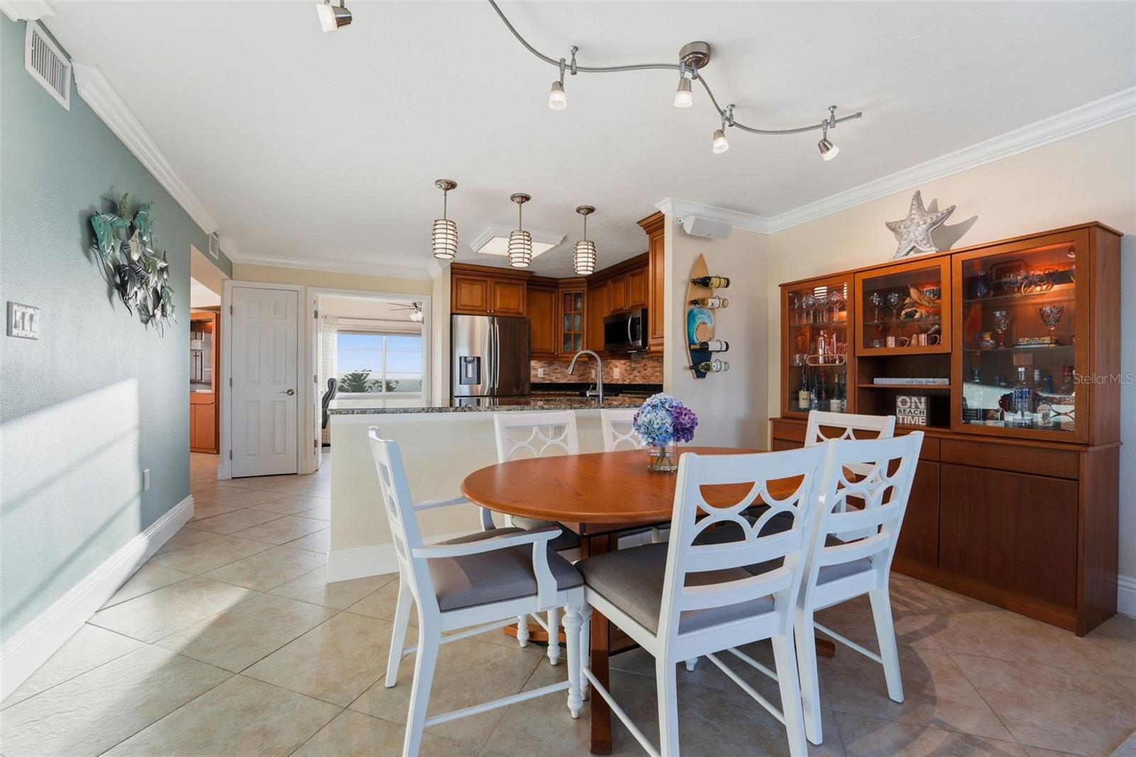 POINTE ON MIDNIGHT PASS - Residential