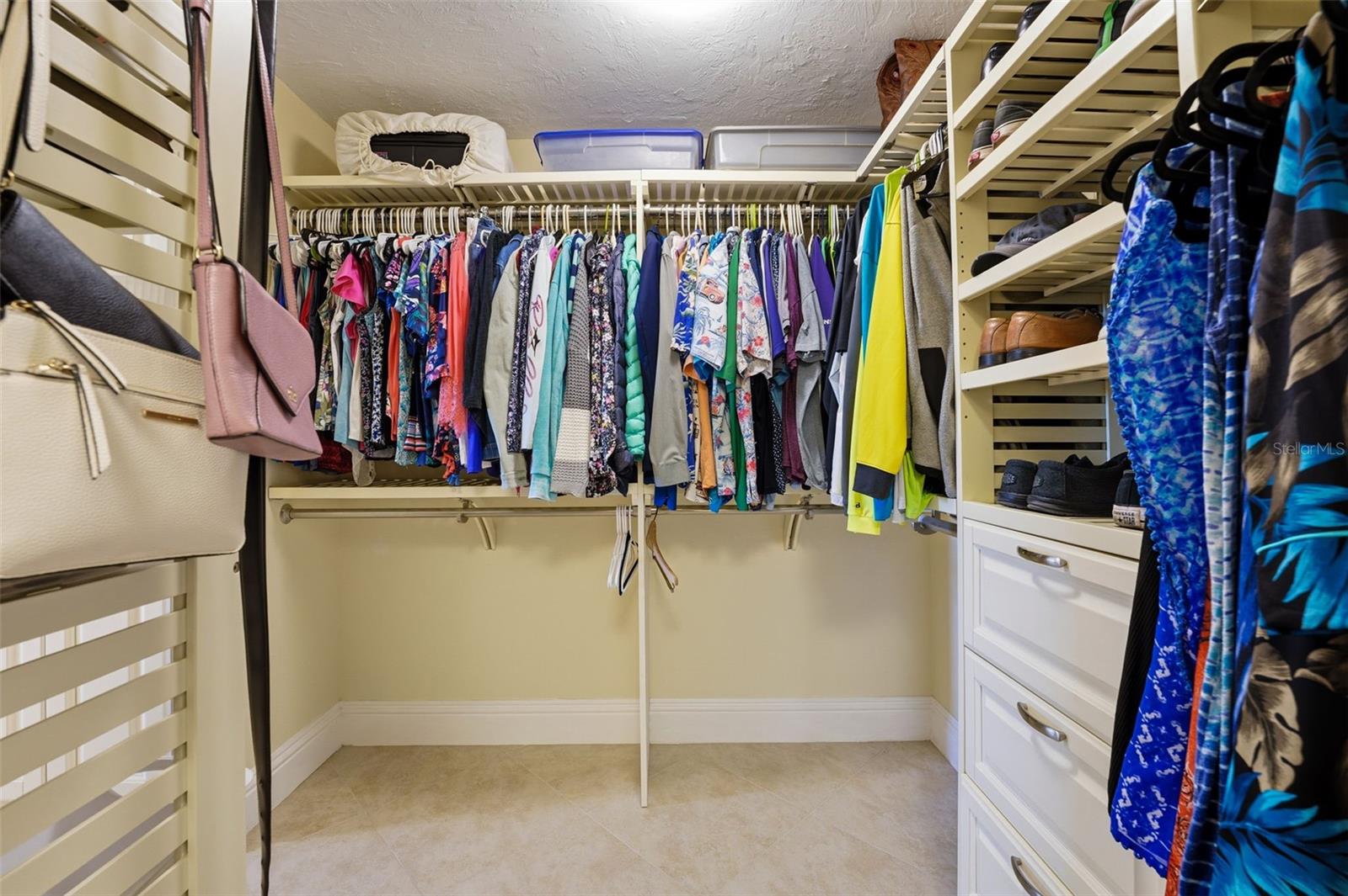 POINTE ON MIDNIGHT PASS - Residential