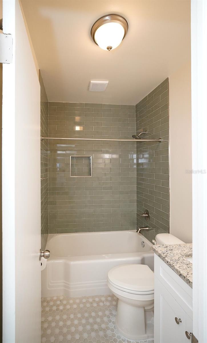SUBURB ROYAL - Residential Lease