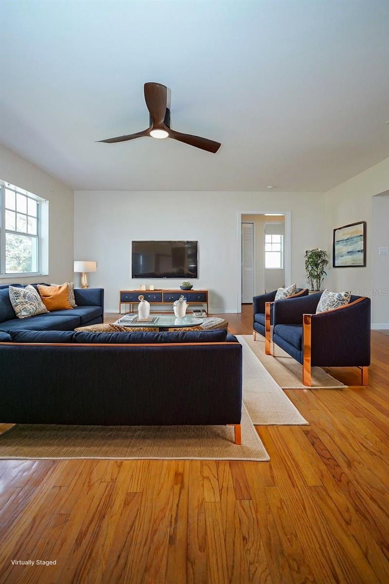 SUBURB ROYAL - Residential Lease
