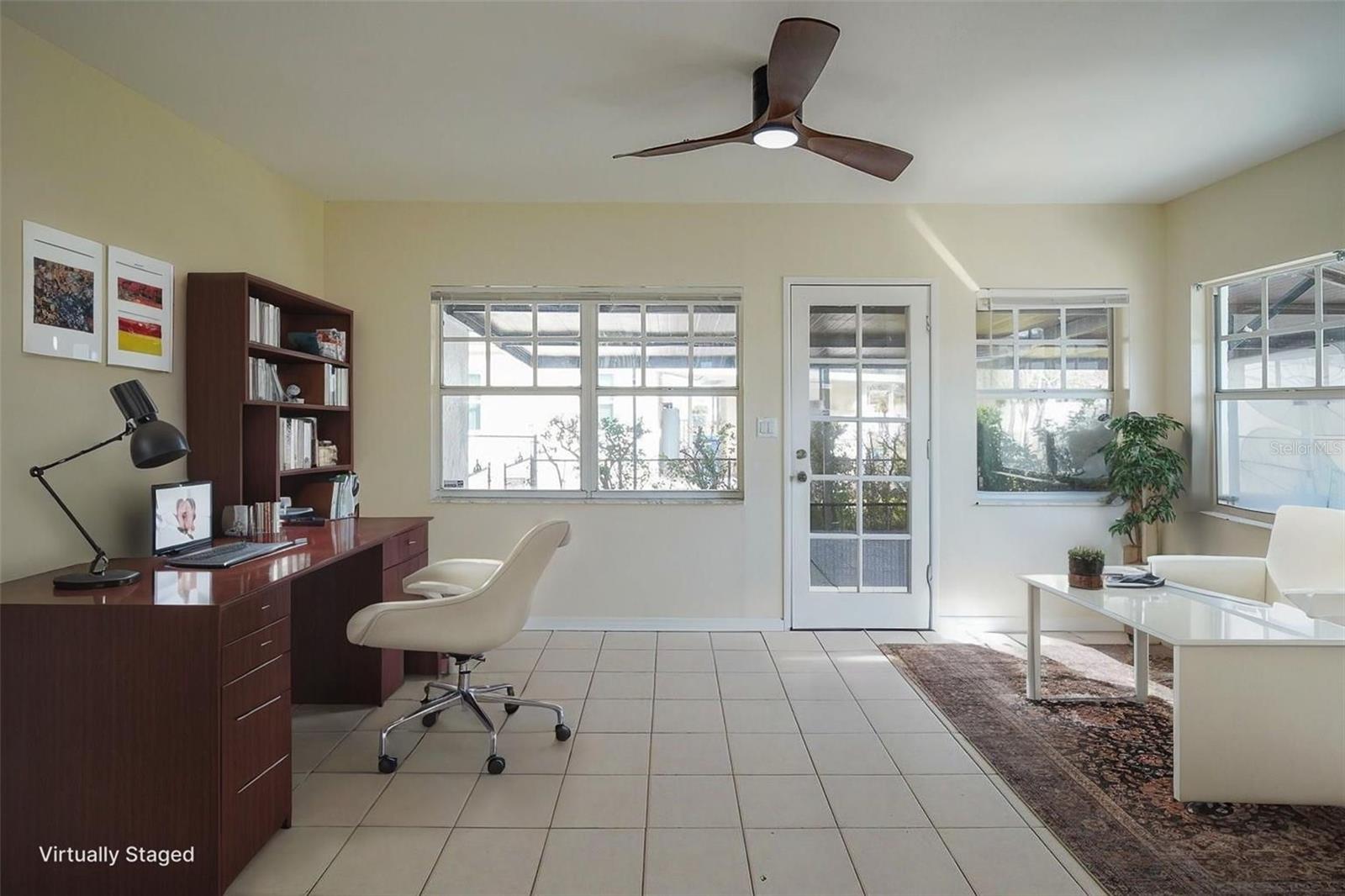 SUBURB ROYAL - Residential Lease
