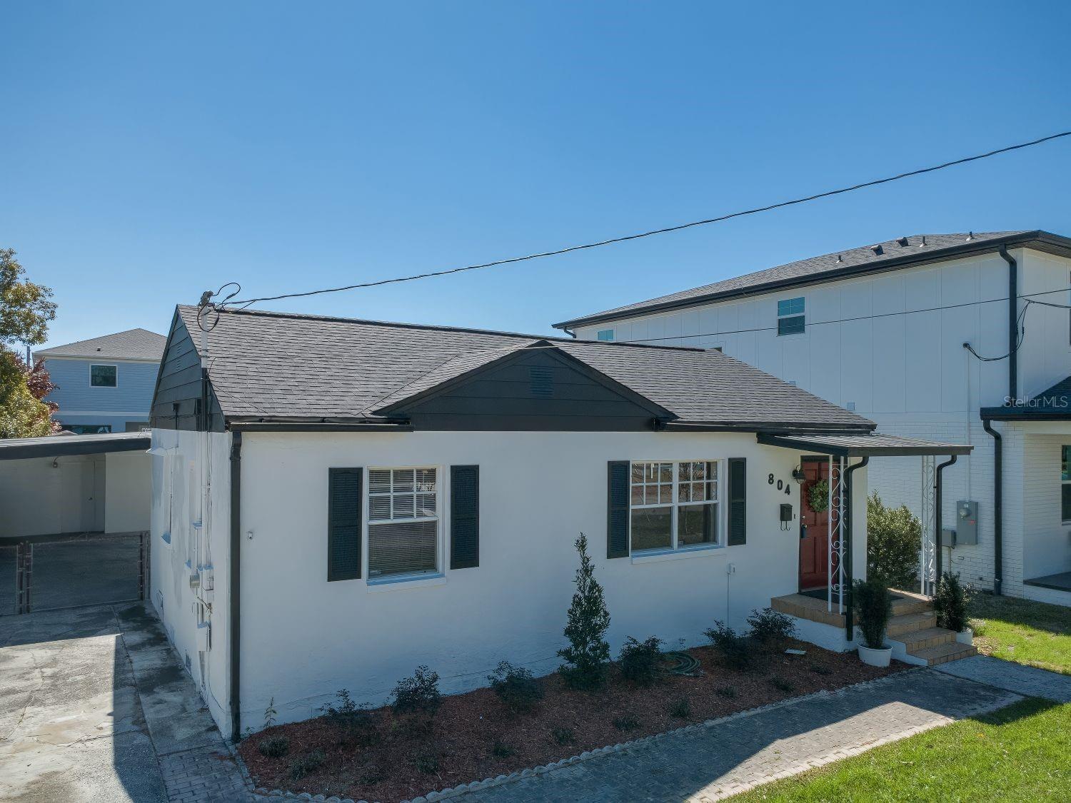 SUBURB ROYAL - Residential Lease