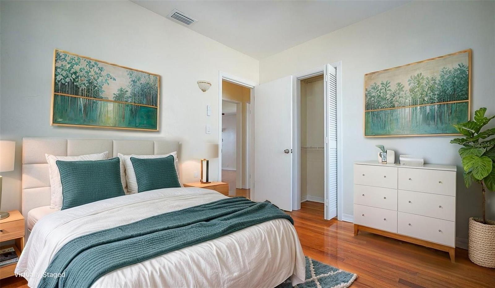 SUBURB ROYAL - Residential Lease