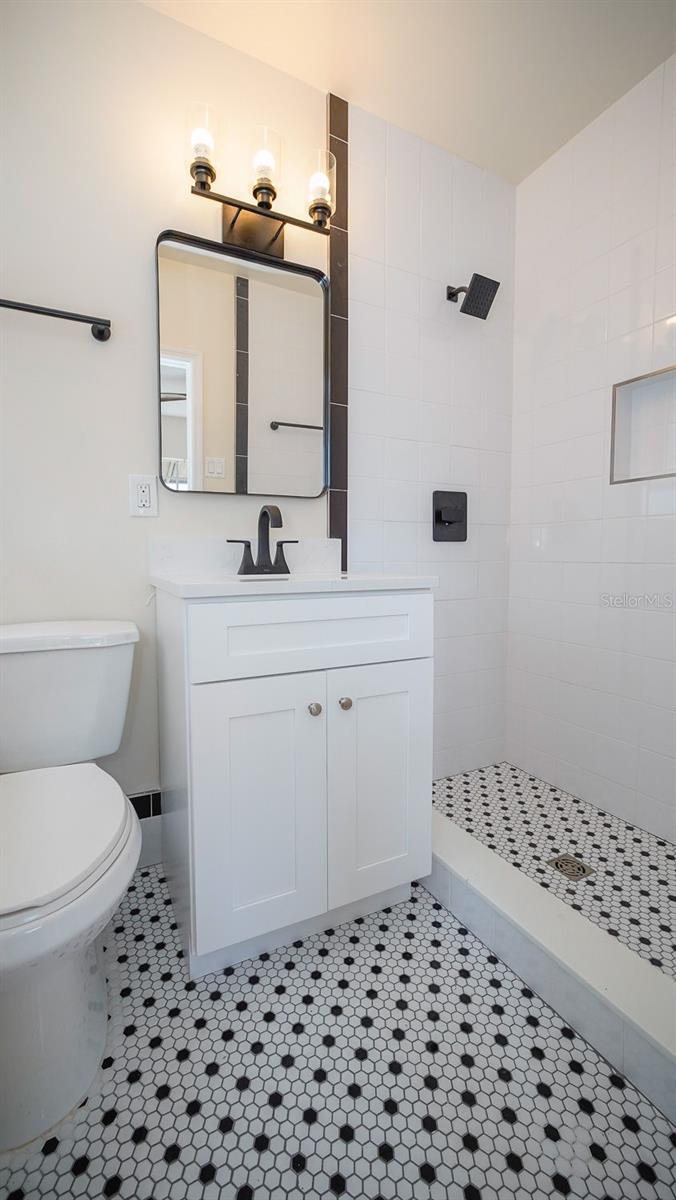 SUBURB ROYAL - Residential Lease