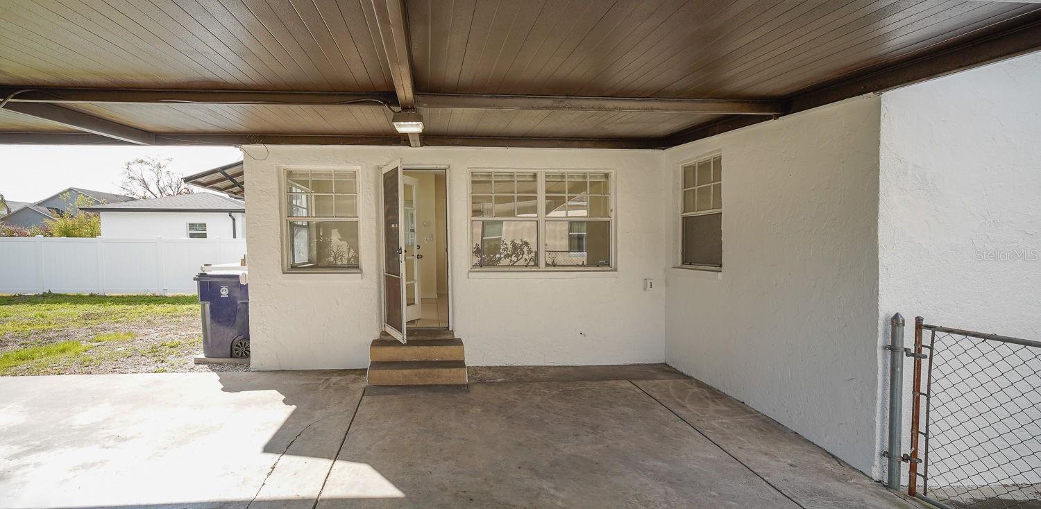 SUBURB ROYAL - Residential Lease