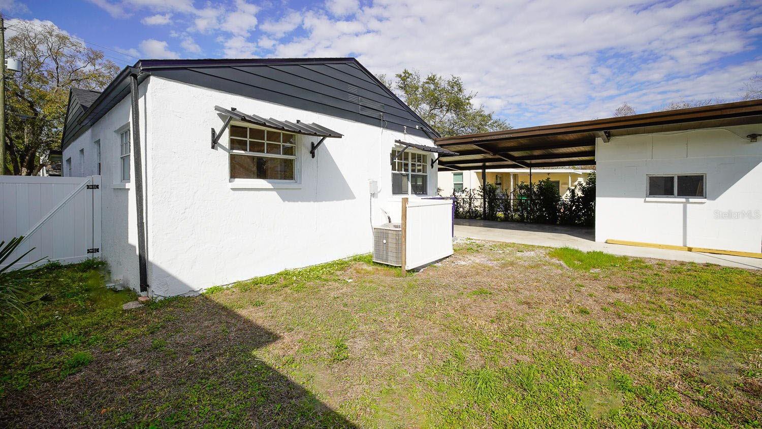 SUBURB ROYAL - Residential Lease