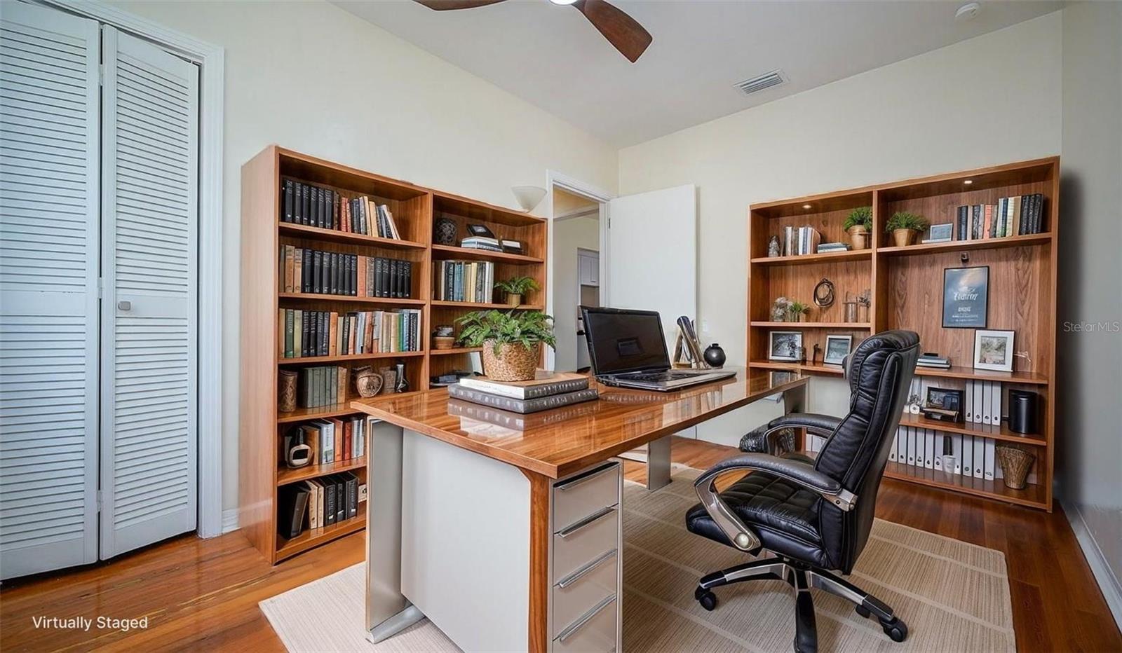 SUBURB ROYAL - Residential Lease