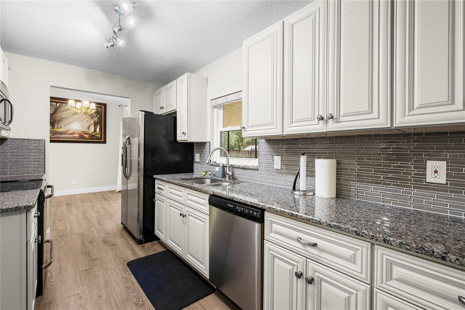 2423 FORREST CREST CIR