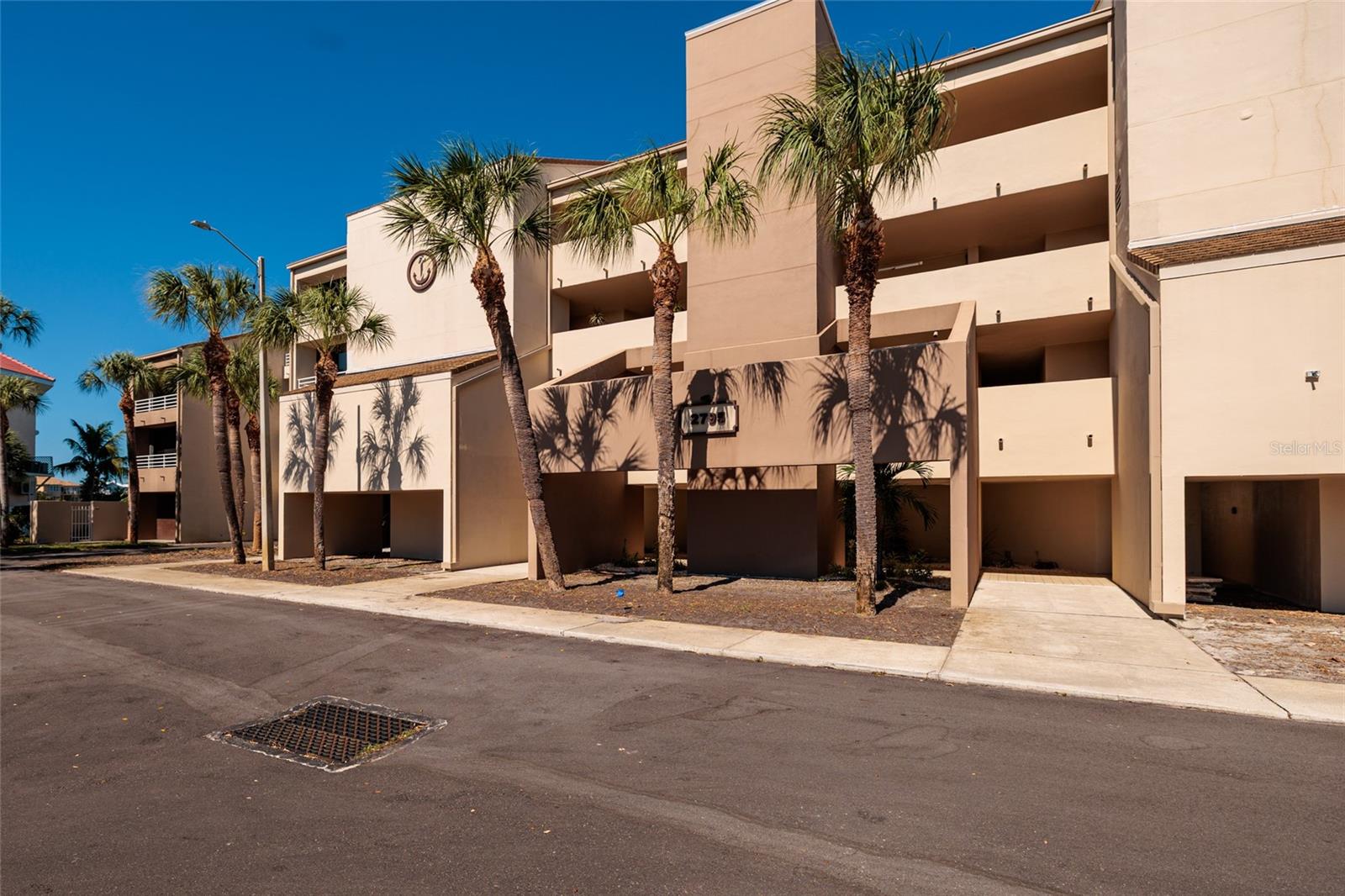 KIPPS COLONY AT PASADENA YACHT/CNTRY CLUB - Residential