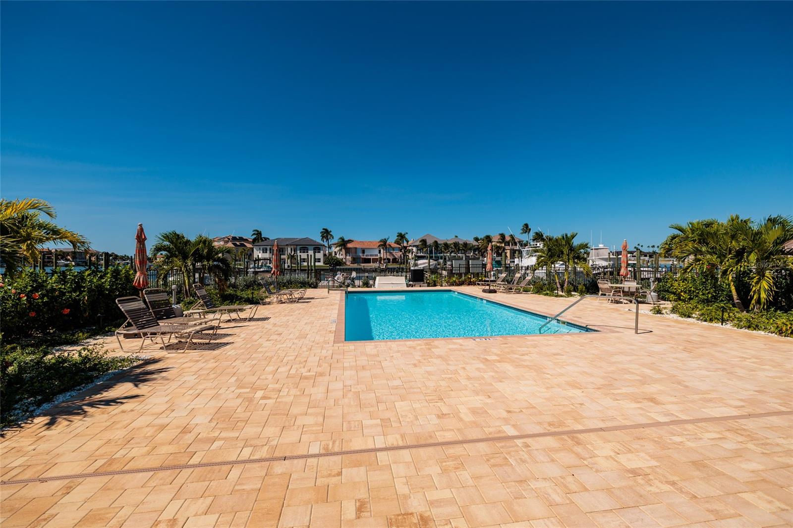 KIPPS COLONY AT PASADENA YACHT/CNTRY CLUB - Residential