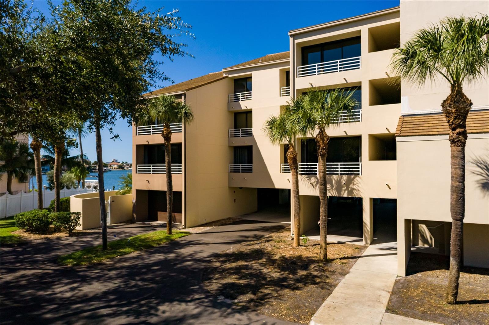 KIPPS COLONY AT PASADENA YACHT/CNTRY CLUB - Residential