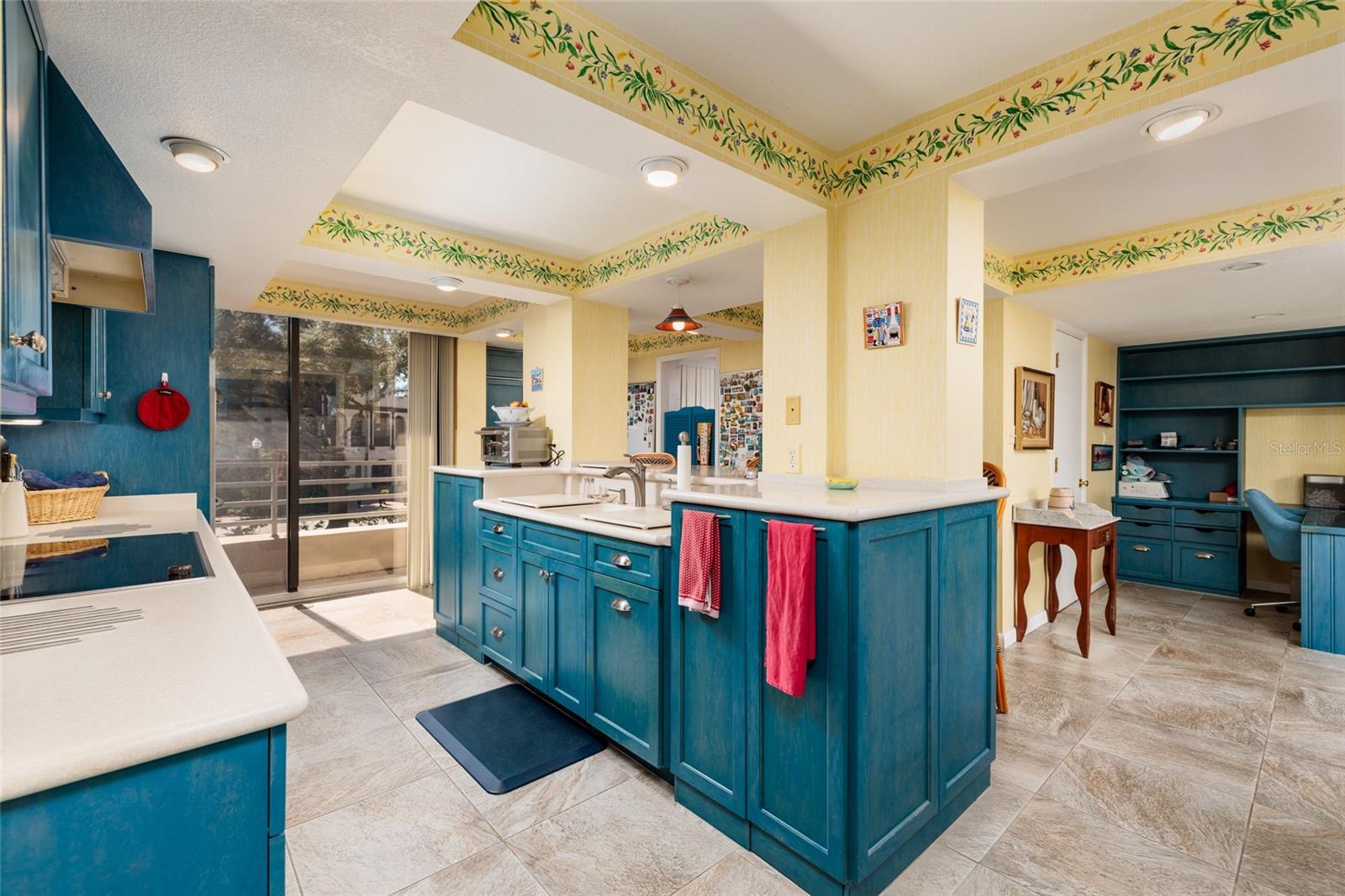 KIPPS COLONY AT PASADENA YACHT/CNTRY CLUB - Residential