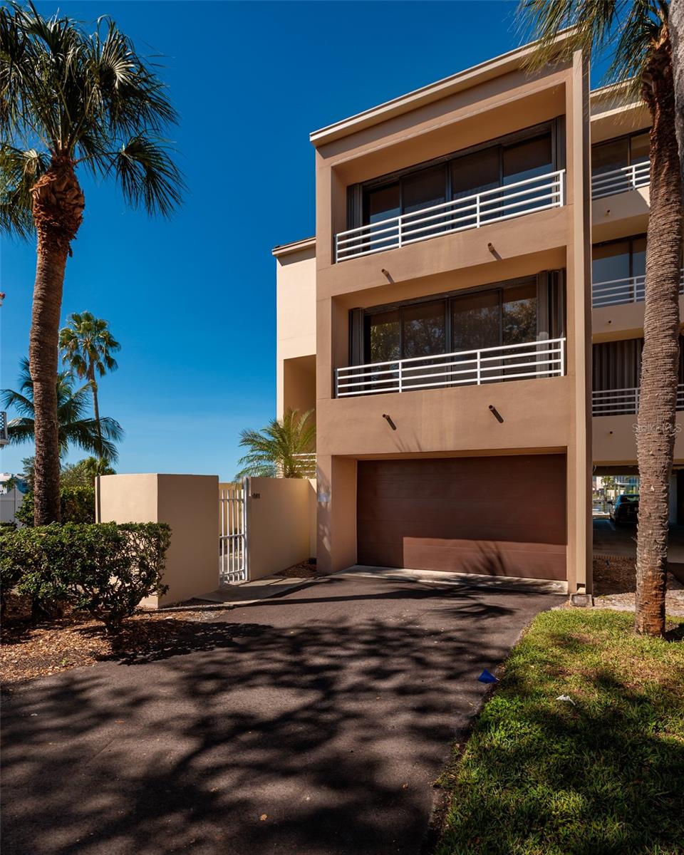 KIPPS COLONY AT PASADENA YACHT/CNTRY CLUB - Residential