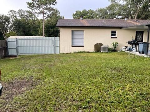 Tiny photo for 2305 NE 38th Street, Ocala, FL 34479 (MLS # S5140759)