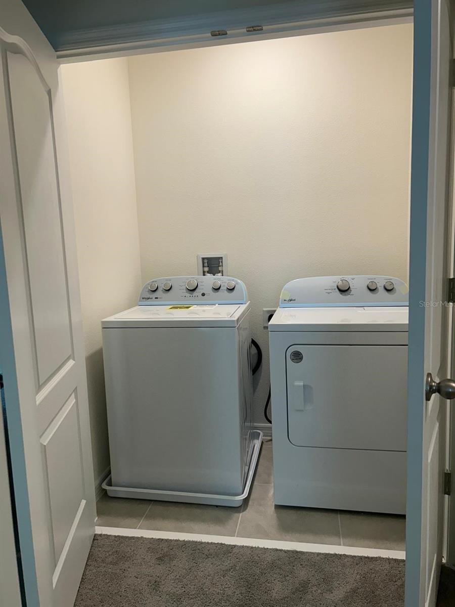 DANBURY/RIDGEWOOD LAKES - Residential