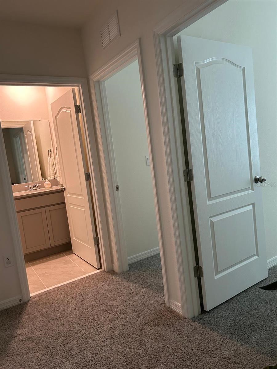 DANBURY/RIDGEWOOD LAKES - Residential