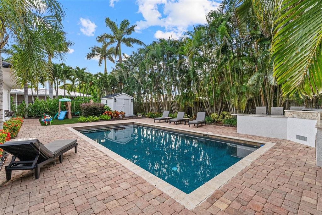 Photo of 213 Gaines Avenue, Sarasota, FL 34243 (MLS # A4664748)